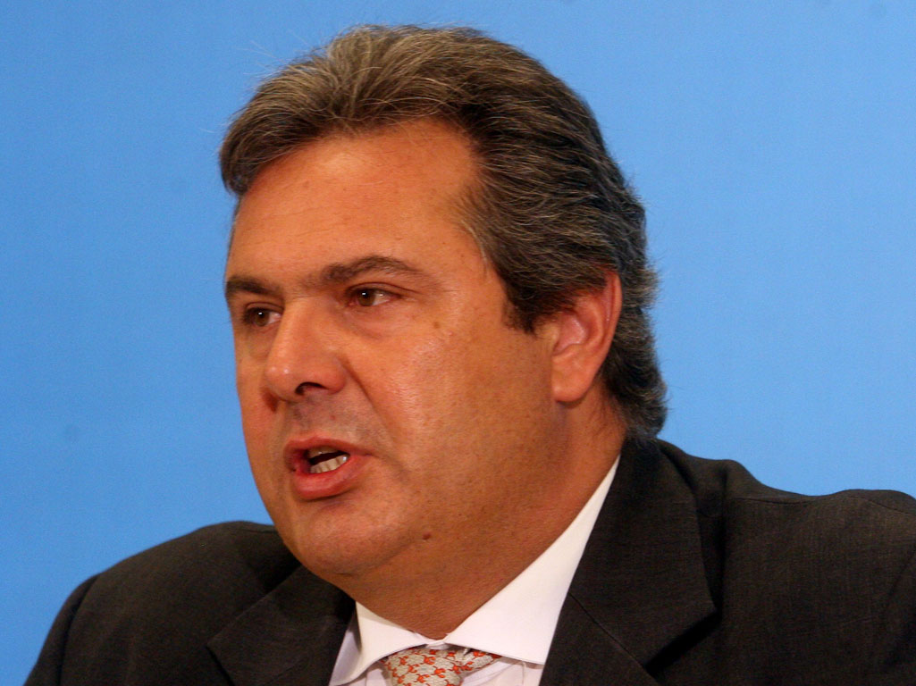 Καμμένος: Ξεπερνά τα όρια της αλαζονείας ο Βενιζέλος