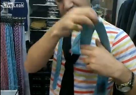 ΒΙΝΤΕΟ-Πώς να δέσετε την γραβάτα σε δευτερόλεπτα