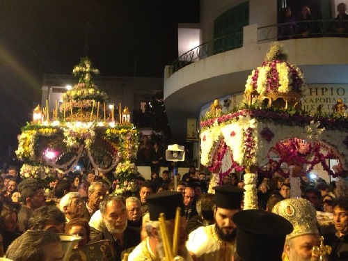 ΒΙΝΤΕΟ-Η περιφορά του επιταφίου στη Νάξο