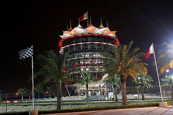 Η F1 «τρέχει» νύχτα στο Μπαχρέιν