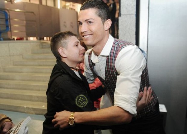 ΦΩΤΟ-Ξύπνησε από το κώμα με το γκολ του Ρονάλντο