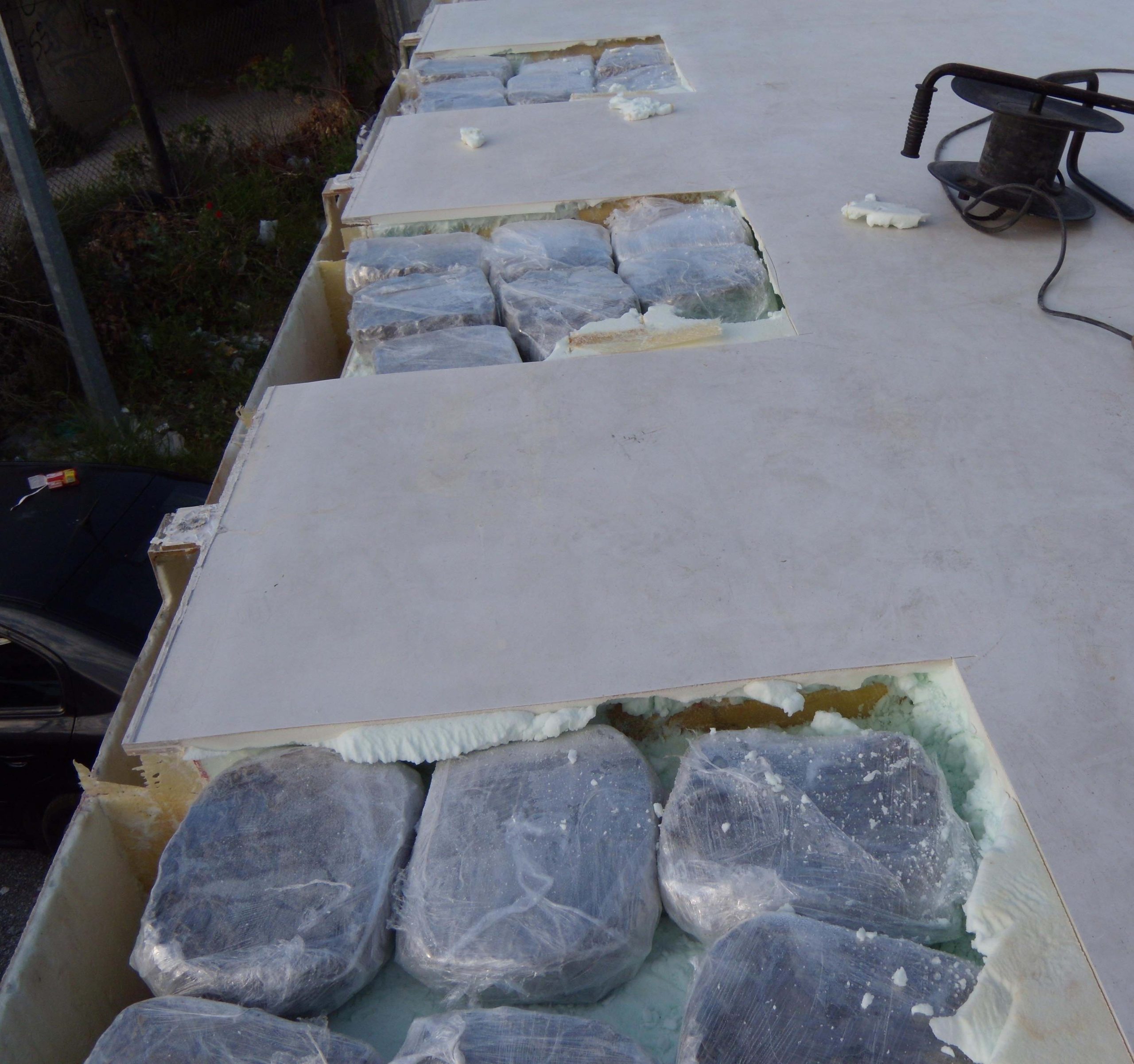 Μετέφεραν πάνω από 230 κιλά χασίς