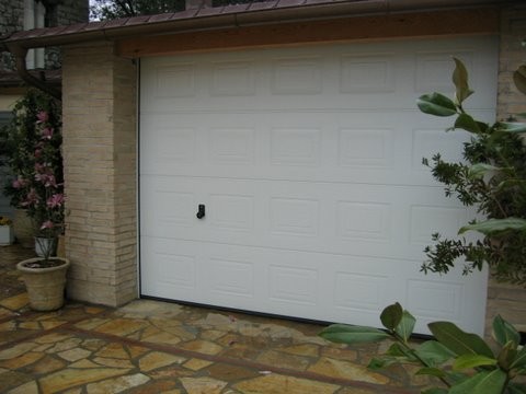 Έφηβη έζησε 9 χρόνια κλειδωμένη σε γκαράζ