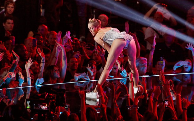 Τον Αύγουστο ξανά στην σκηνή η Miley Cyrus