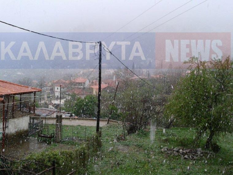 ΦΩΤΟ-Επιτάφιος με χιόνι στα Καλάβρυτα