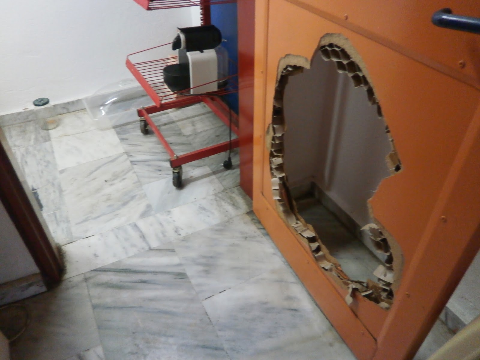 Οι διαρρήκτες το έριξαν στην μαγειρική