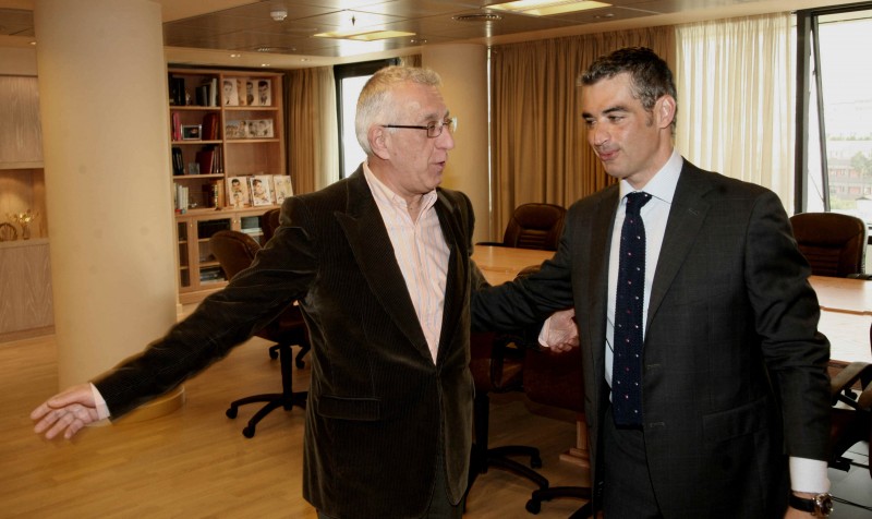 Ο Κακλαμάνης καλεί τον Σπηλιωτόπουλο σε τηλεοπτικό διάλογο