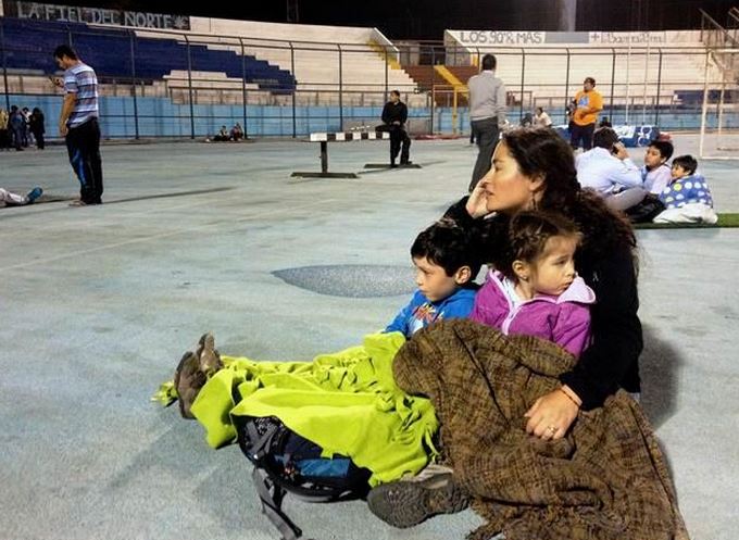 ΦΩΤΟ-Τρομοκρατημένος ο κόσμος στη Χιλή