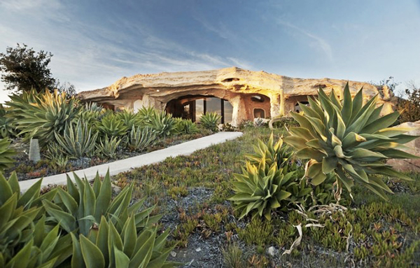 perierga.gr - Το ονειρεμένο σπίτι των Φλινστόουνς! perierga.gr - Το ονειρεμένο σπίτι των Φλινστόουνς!