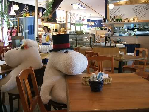 perierga.gr - "Moomin": Δειπνήστε παρέα με ένα... λούτρινο! perierga.gr - "Moomin": Δειπνήστε παρέα με ένα... λούτρινο!