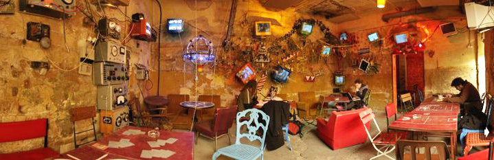 perierga.gr - "Szimpla": Μπαρ από άχρηστα αντικείμενα! perierga.gr - "Szimpla": Μπαρ από άχρηστα αντικείμενα!