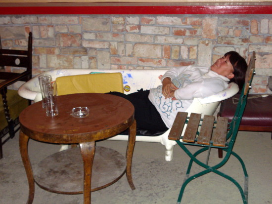 perierga.gr - "Szimpla": Μπαρ από άχρηστα αντικείμενα! perierga.gr - "Szimpla": Μπαρ από άχρηστα αντικείμενα!