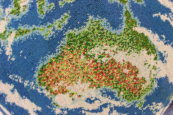 perierga.gr - Ο πλανήτης Γη από… σπίρτα!