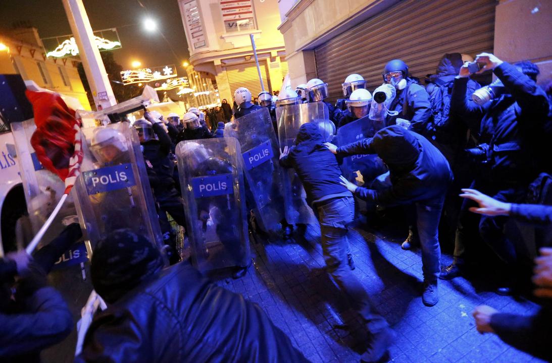 Τουρκία: Έπεσε νεκρός από όπλο αστυνομικού