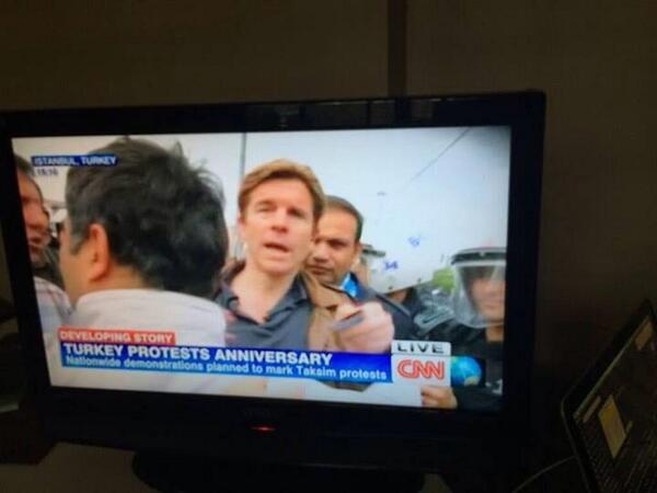 ΦΩΤΟ-Συνελήφθη δημοσιογράφος του CNN στην Ταξίμ