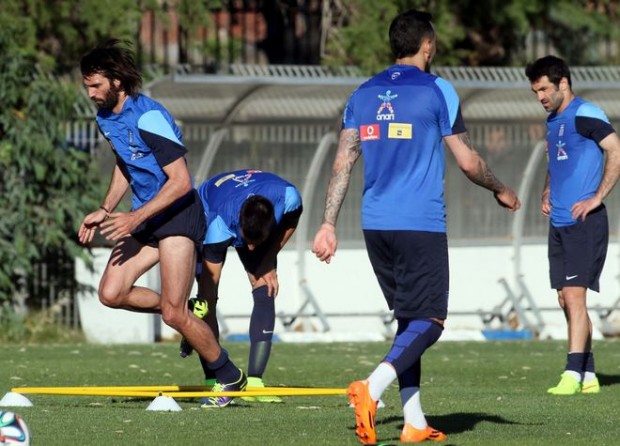 ΒΙΝΤΕΟ-Συγκεντρώθηκε η γαλανόλευκη οικογένεια