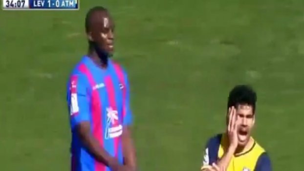 ΒΙΝΤΕΟ-Κουτουλιά ο Ντιέγκο Κόστα, χαστούκι ο Σισοκό