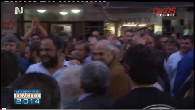 ΒΙΝΤΕΟ-Ο Μαρινάκης στο εκλογικό κέντρο του Μώραλη