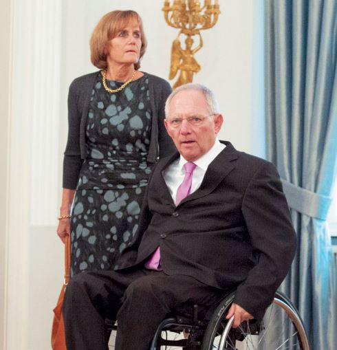 Σόιμπλε: Μεγαλύτερο του αναμενόμενου το πλεόνασμα