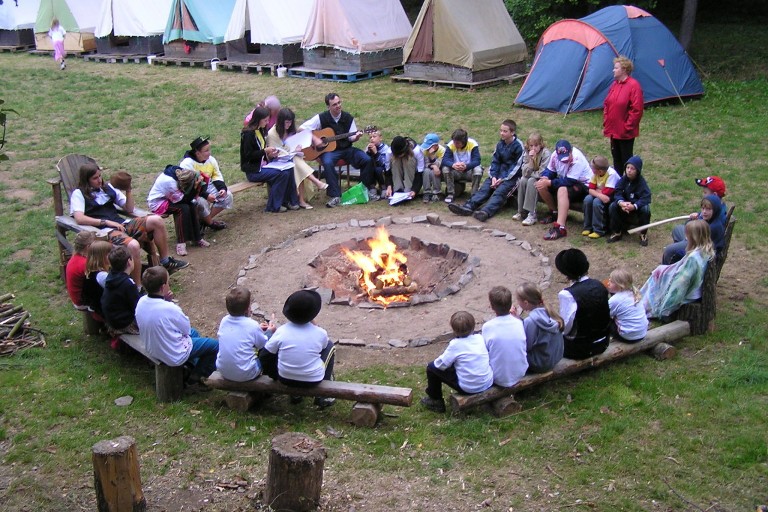 ΟΑΕΔ: Η προθεσμία για αιτήσεις για δωρεάν παιδική κατασκήνωση