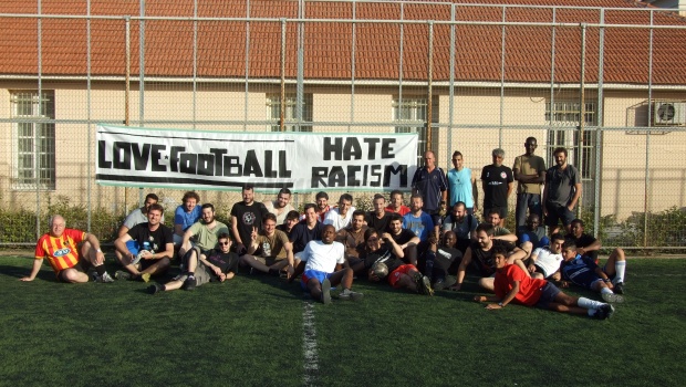 Έκαναν… τάκλιν στον ρατσισμό