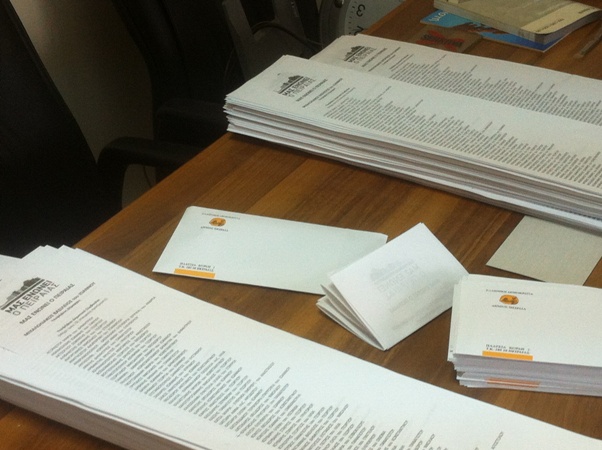 ΦΩΤΟ-Σταυρώνουν ψηφοδέλτια του Μιχαλολιάκου