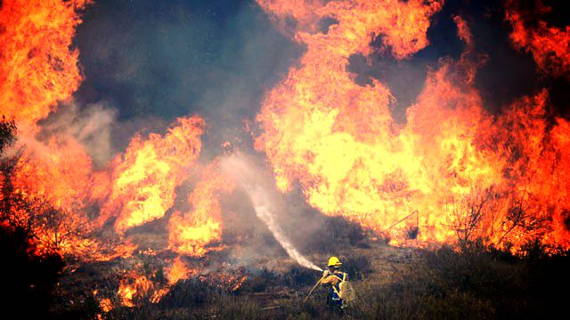 ΦΩΤΟ-Οι πρώτες πυρκαγιές της σεζόν στην Καλιφόρνια
