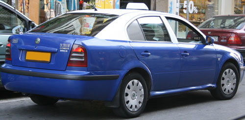 “Πελάτισσα” ταξί βούτηξε 500 ευρώ