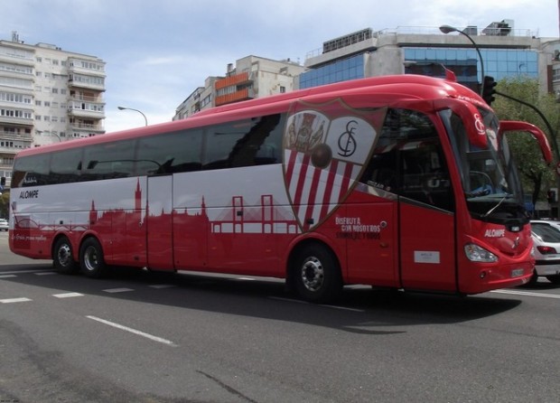 Επίθεση με πέτρες στο πούλμαν της Σεβίλλης