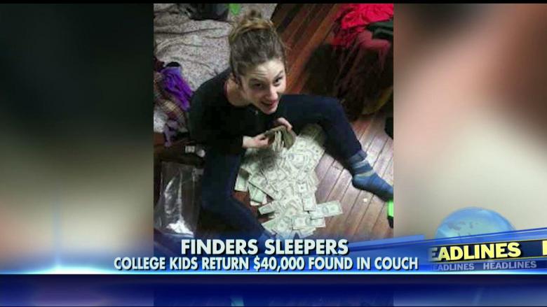 Φοιτήτριες βρήκαν $40.000 σε καναπέ
