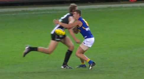 ΒΙΝΤΕΟ-Σκληρό μαρκάρισμα τον έστειλε στον… οδοντίατρο