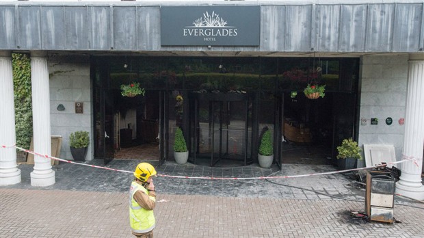 Β. Ιρλανδία: Βομβιστική επίθεση σε ξενοδοχείο