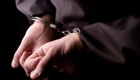 Συνελήφθη για φθορές στο προεκλογικό περίπτερο της Δούρου