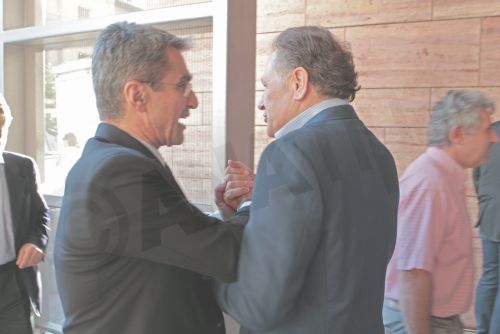 ΦΩΤΟ-Θερμός χαιρετισμός Λαλιώτη-Λοβέρδου