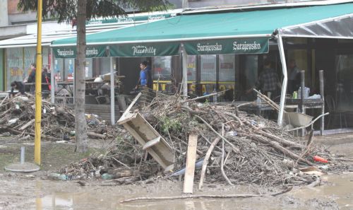 Στους 44 οι νεκροί από τις πλημμύρες