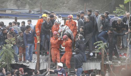 “Μειώνονται οι ελπίδες να βρεθούν επιζώντες”