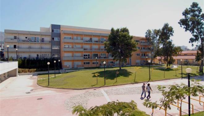 Κουκουλοφόροι σπάνε την Πολυτεχνειούπολη