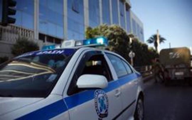 Ναυτική φωτοβολίδα στο πάρκινγκ του ΣΚΑΙ