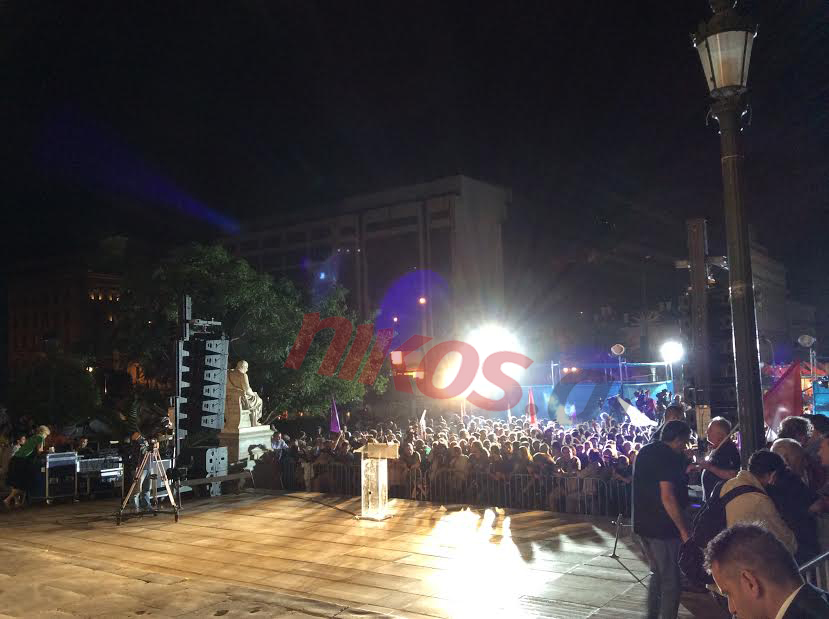 ΦΩΤΟ-Από λεπτό σε λεπτό ο Τσίπρας στα Προπύλαια