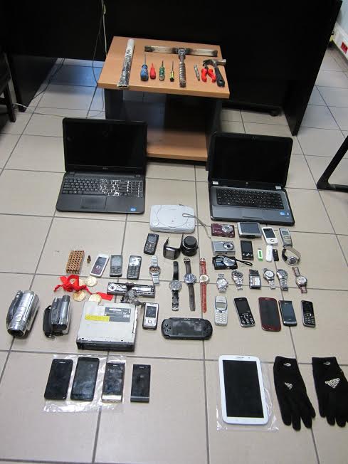 ΦΩΤΟ-Έμπαιναν στα σπίτια με ανεμόσκαλα