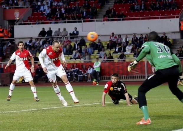 Το σήκωσε η Παρί