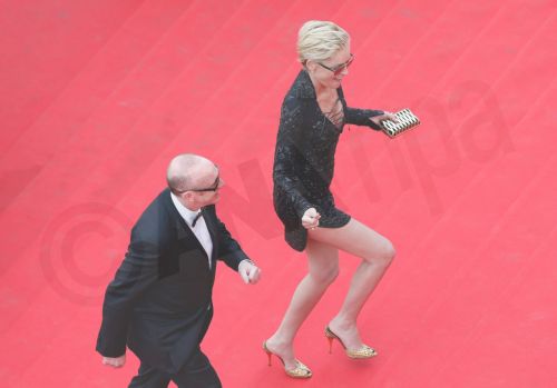 ΦΩΤΟ-Το καυτό μίνι της Σάρον Στόουν στις Κάννες