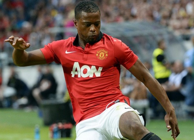 Παραμένει στο Μάντσεστερ ο Εβρά