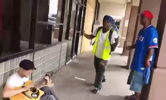 ΒΙΝΤΕΟ-Έφτιαξαν μπάντα σε… 3 λεπτά