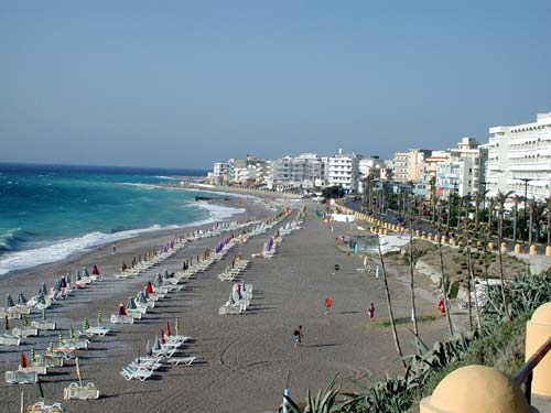 ΦΩΤΟ-Δείτε τι ξέβρασε η θάλασσα στη Ρόδο