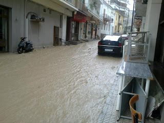 Τόνοι λάσπης από πλημμύρες στις Σέρρες