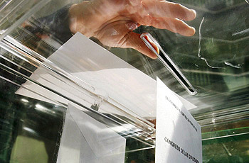 Εκλογές 2014: 1.441 δημοτικοί και 105 περιφερειακοί συνδυασμοί