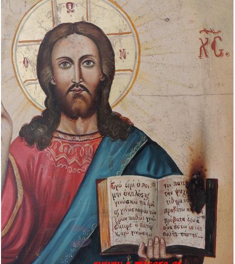 ΦΩΤΟ-Βανδαλισμοί σε εκκλησία