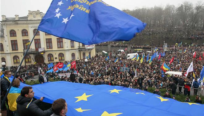 Δεν αναγνωρίζει τα δημοψηφίσματα στην Ουκρανία η ΕΕ