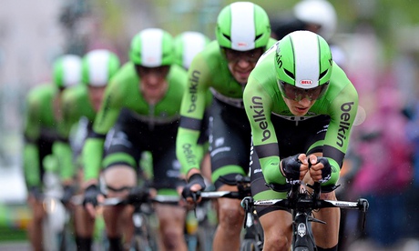 Σταμάτησε τον αγώνα κι έκανε πρόταση γάμου